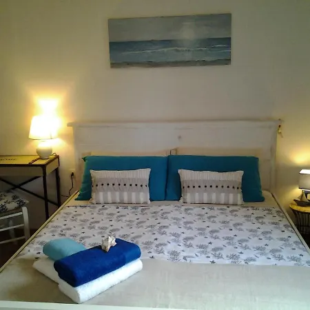 Frina Di Mari Bed & Breakfast *