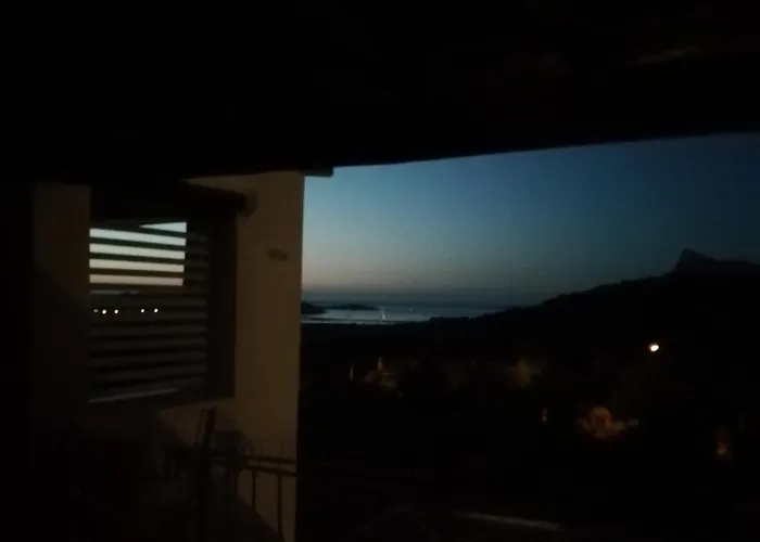 Frina Di Mari Couette-café